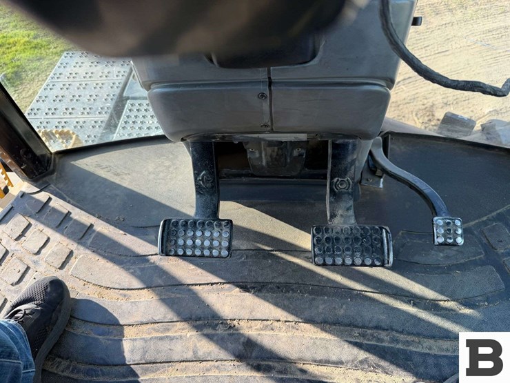 2003-challenger-mt755-image-63