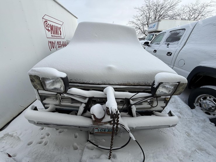 1983-chevrolet-suburban-image-13