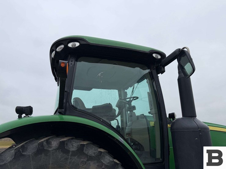 2011-john-deere-8310r-image-42