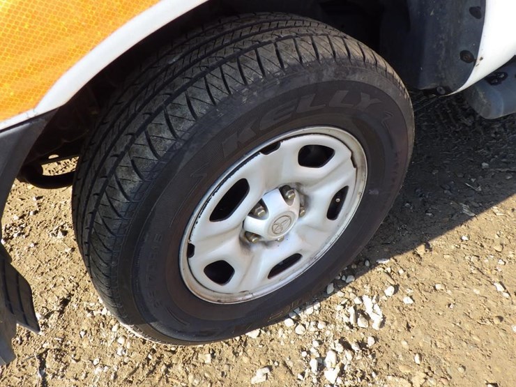 2013-toyota-tacoma-image-11