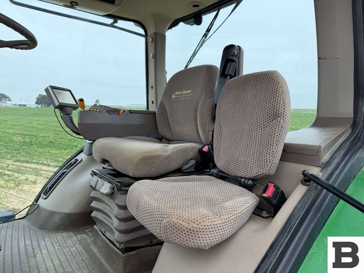 2012-john-deere-7215r-image-68