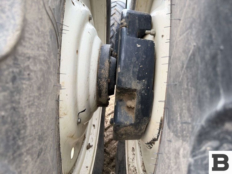 new-holland-t8.330-image-32