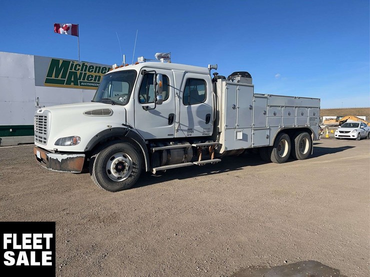 2012-freightliner-m2-112-t/a-service-truck-image-1