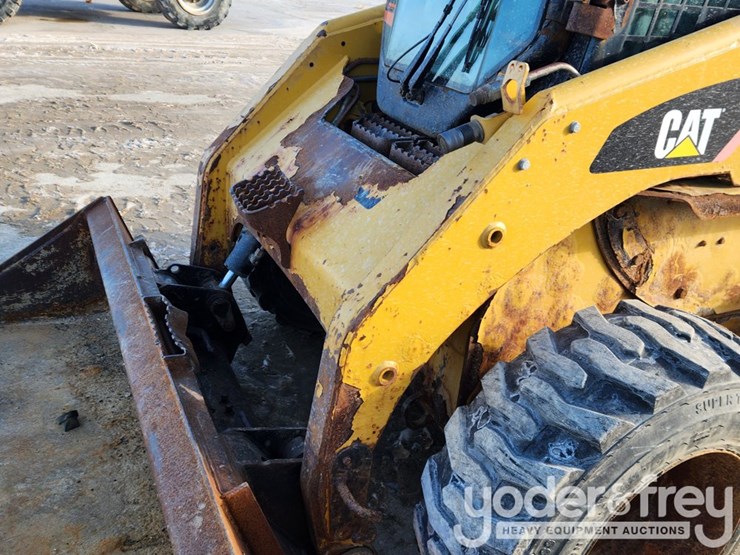 2011-caterpillar-236b3-image-12