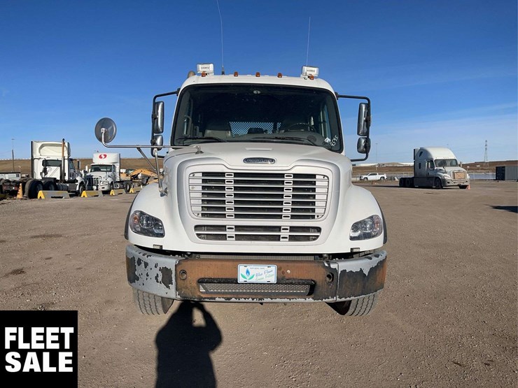 2012-freightliner-m2-112-t/a-service-truck-image-9