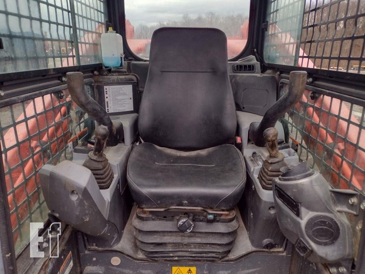 2017-kubota-svl95-2s-image-11