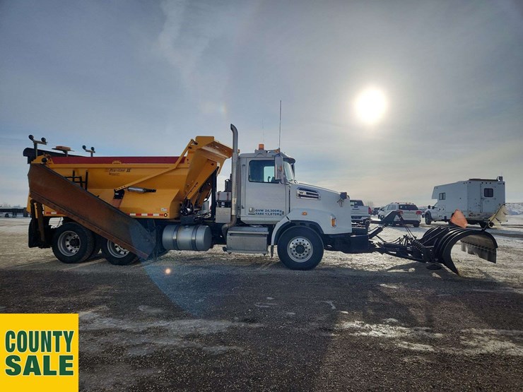 2015-western-star-4700-image-8