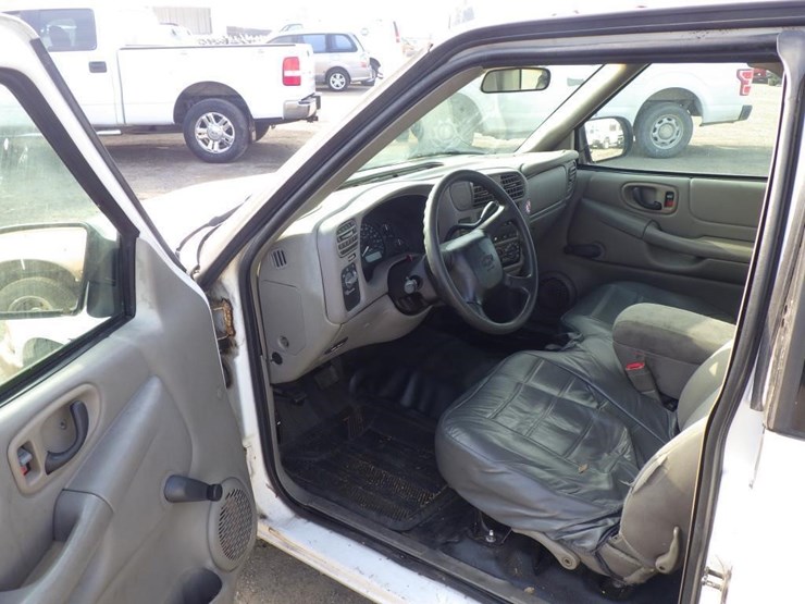 2003-chevrolet-s10-image-5