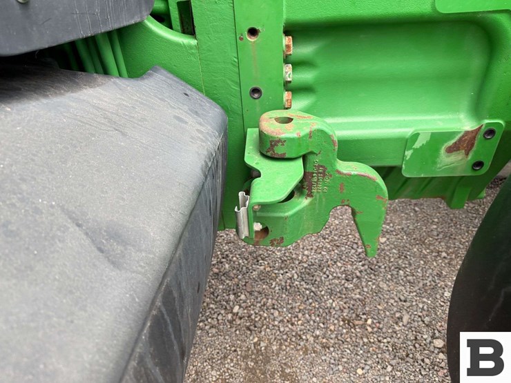 2011-john-deere-8310r-image-46