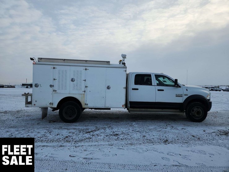 2015-ram-5500-4x4-s/a-service-truck-image-8