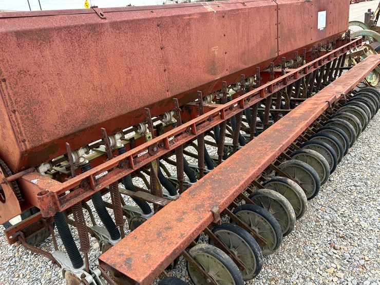 #37763-•-tye-14’-grain-drill-image-7
