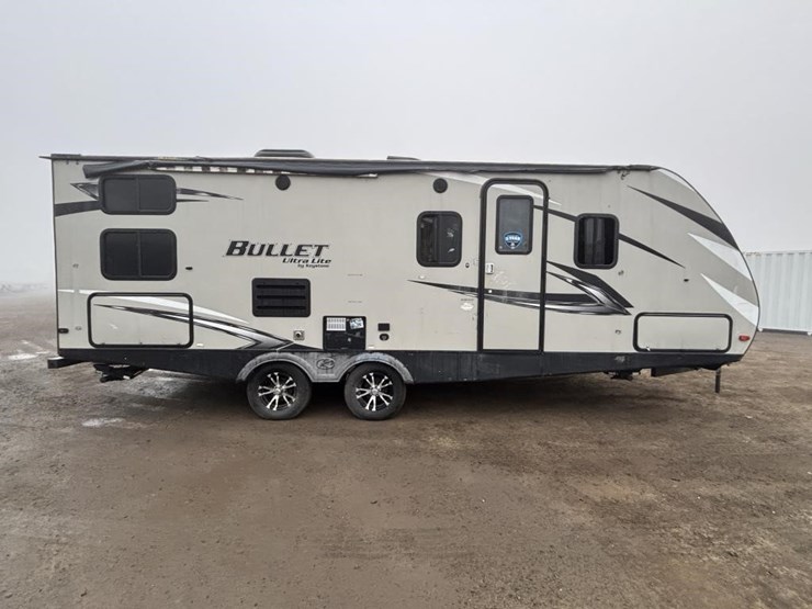 2020-bullet-bl243bhsw20-travel-trailer-image-13