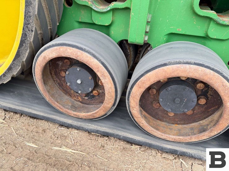 2015-john-deere-8370rt-image-50