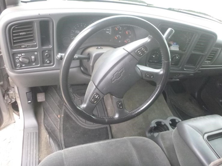 2005-chevrolet-1500-image-9