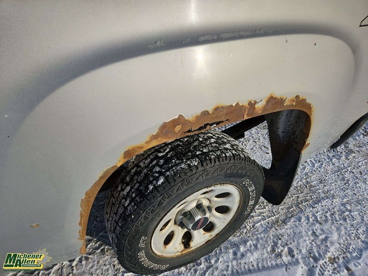 2010-gmc-sierra-1500-image-32