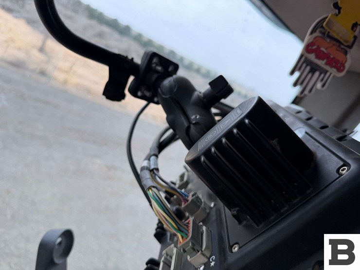 2014-case-ih-steiger-370-rowtrac-image-90