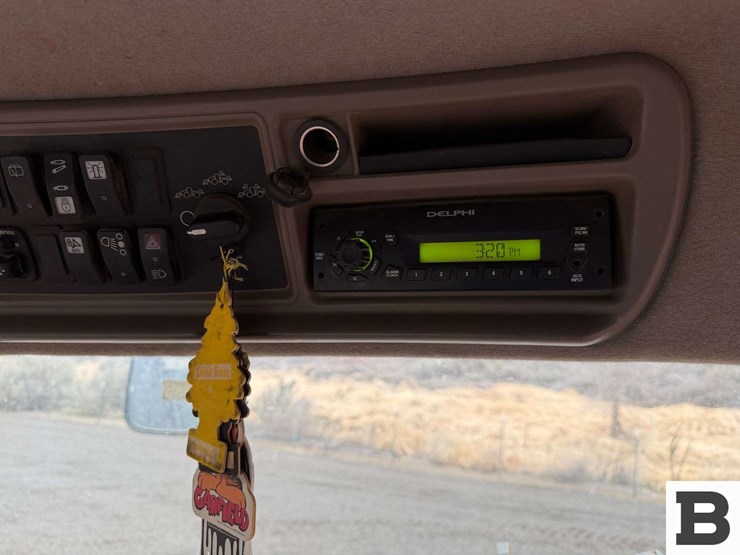 2014-case-ih-steiger-370-rowtrac-image-83