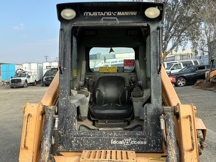 2018-mustang-2150t-skid-steer-track-loader-image-11