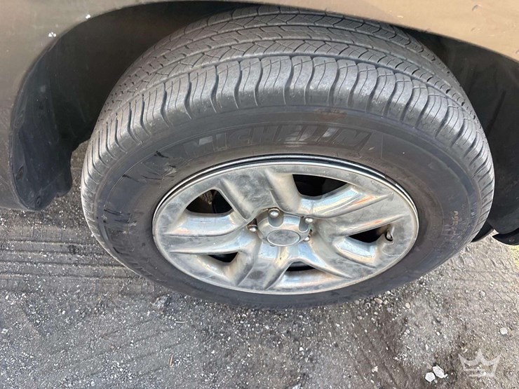 2010-toyota-rav4-image-27