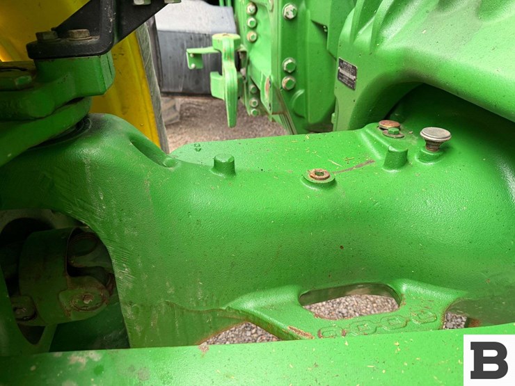 2011-john-deere-8310r-image-48