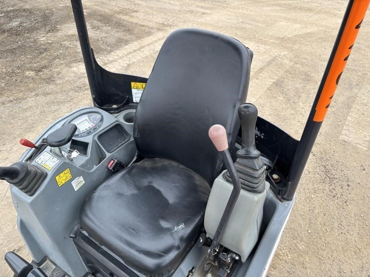 2021-bobcat-e20-image-24