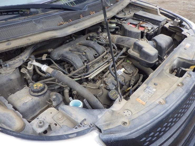 2014-ford-explorer-image-11