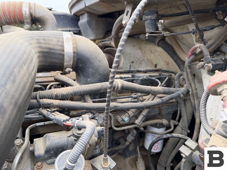 1996-freightliner-fl70-image-32