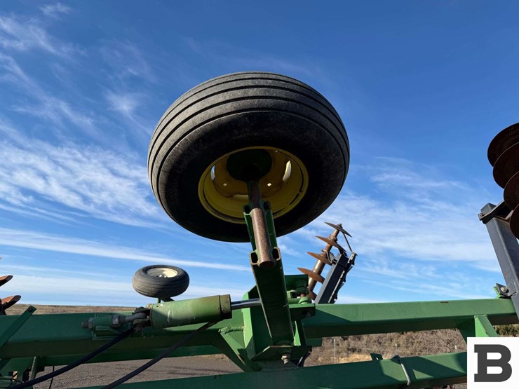 john-deere-650-image-32