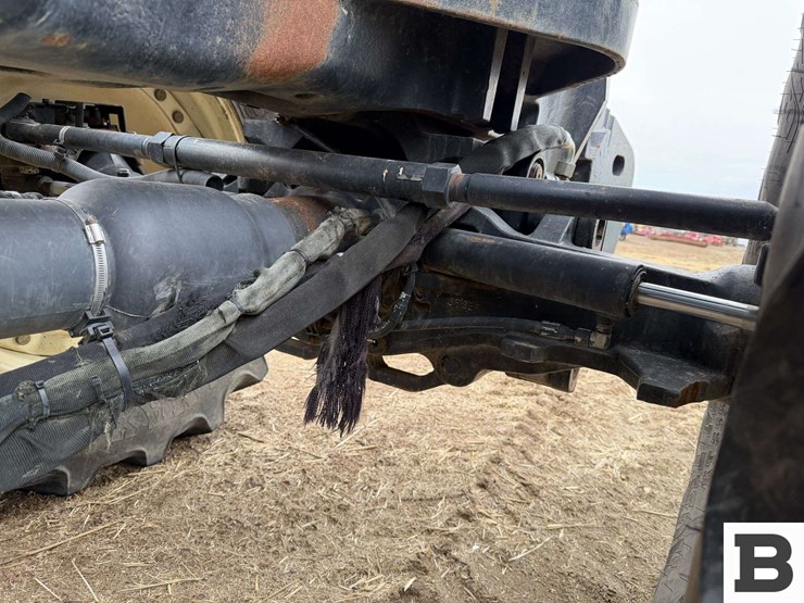 new-holland-t8.330-image-56