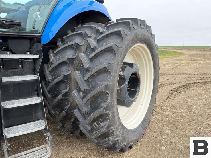 new-holland-t8.330-image-27