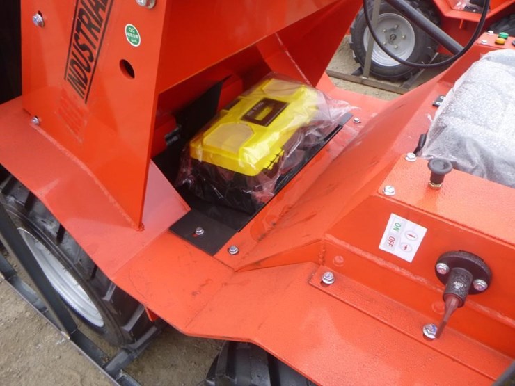 2025-agt-sda140w-skid-steer-loader-image-15