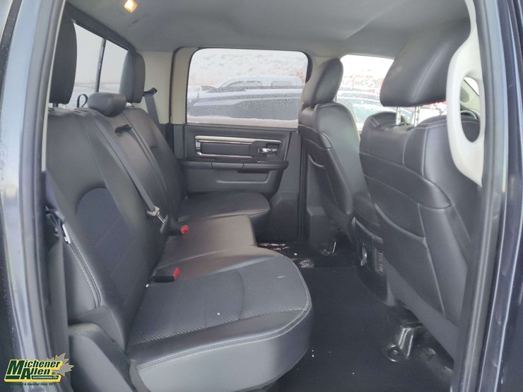 2016-dodge-1500-image-12