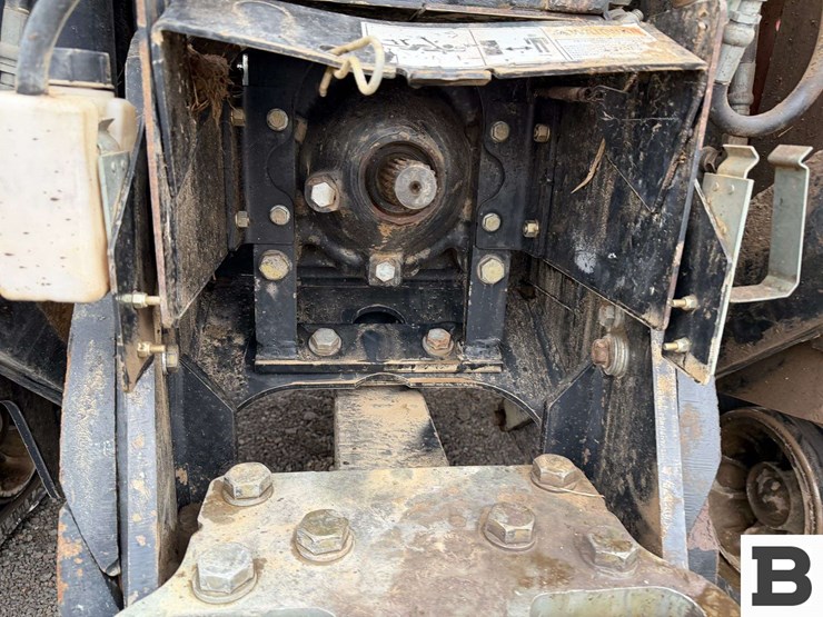 2014-case-ih-steiger-370-rowtrac-image-38