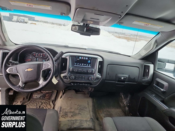 2018-chevrolet-silverado-2500hd-image-19