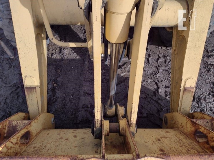 2005-deere-310g-image-17