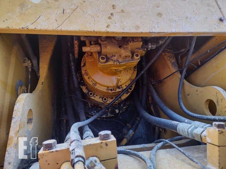 2000-deere-270c-lc-image-48