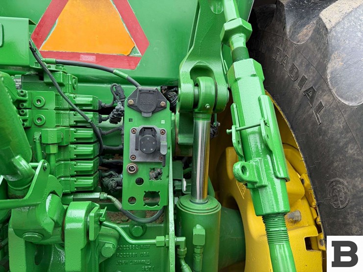 2012-john-deere-8335r-image-41