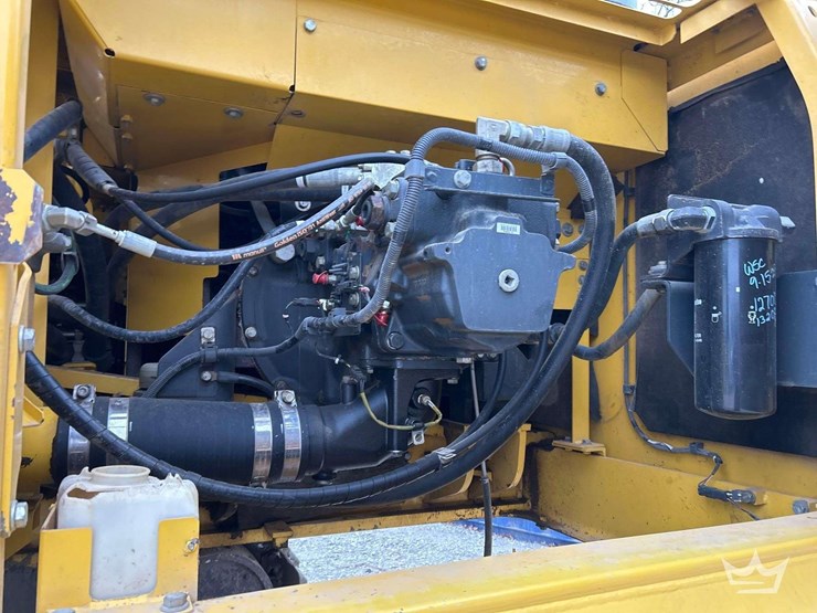 2015-komatsu-pc360-image-14