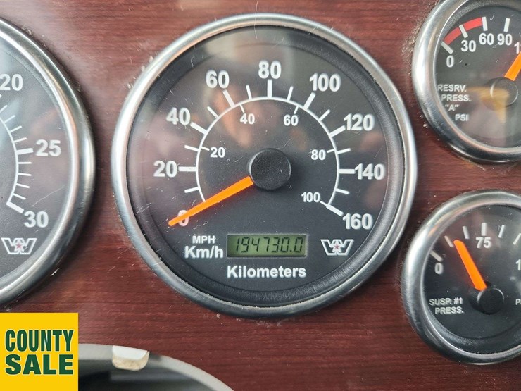 2015-western-star-4700-image-30