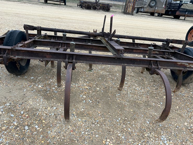 #37755-•-graham-chisel-plow-image-5