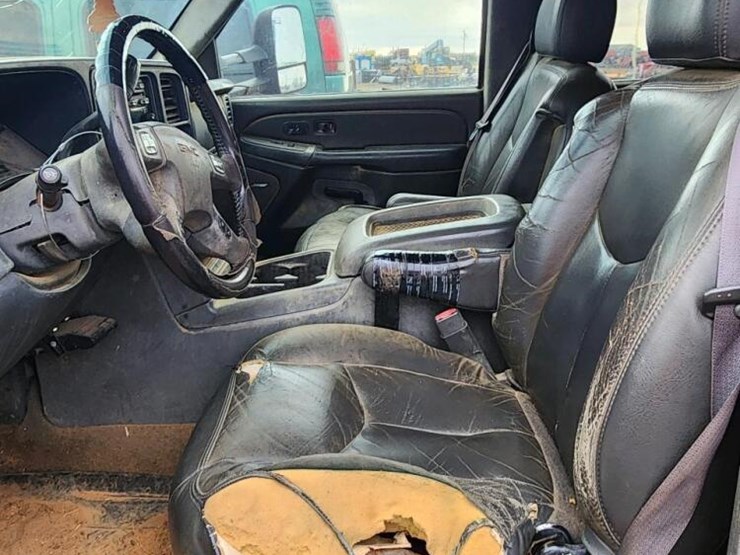 2006-gmc-3500-image-6