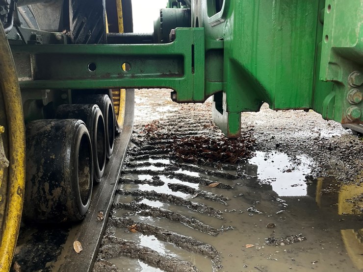 2014-john-deere-8370rt-image-40