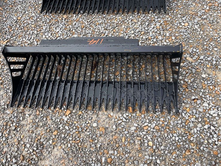 sliding-loader-sieve-shovel-image-2