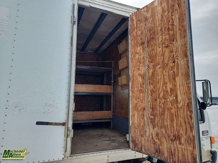 2003-gmc-w4500-image-27