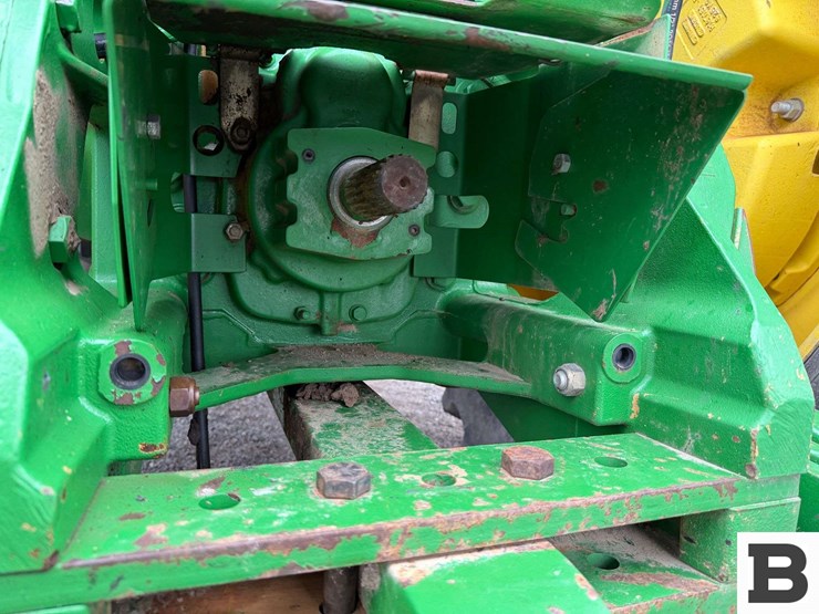 2011-john-deere-8310r-image-31