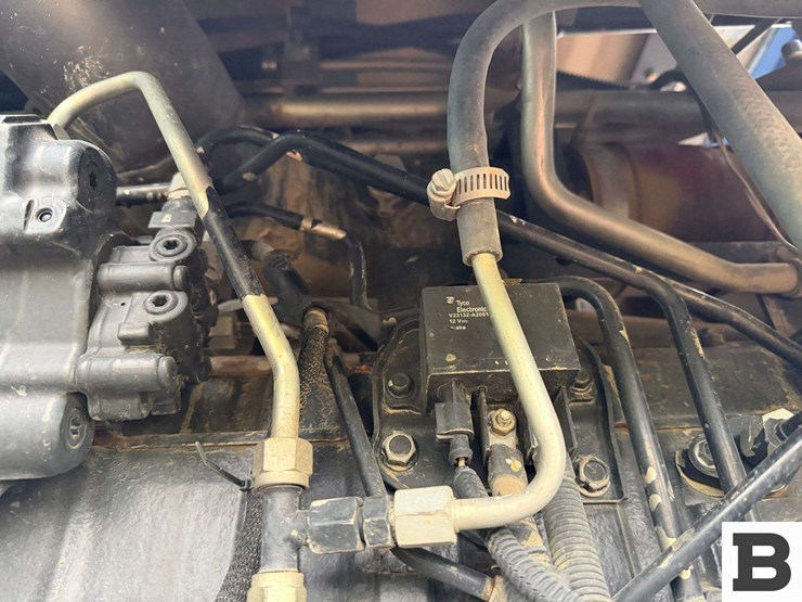 new-holland-t8.330-image-66