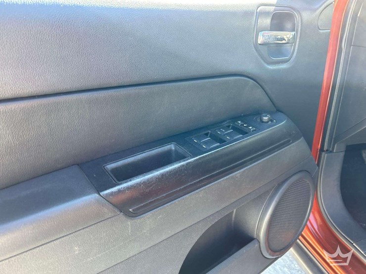 2012-jeep-patriot-image-11