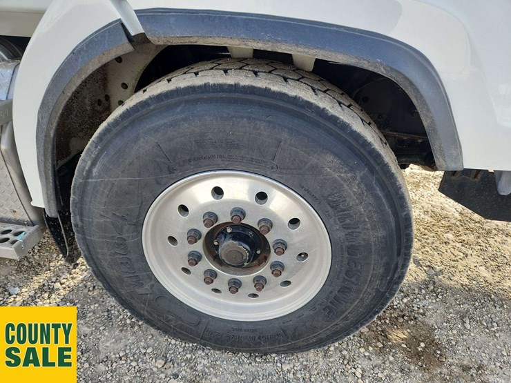 2015-western-star-4700-image-15