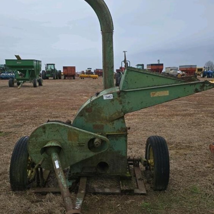 JOHN DEERE HAMMER MILL, S/N 110685 W/ SHAFT