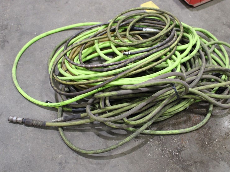 lot-of-various-size-air-hoses-image-3